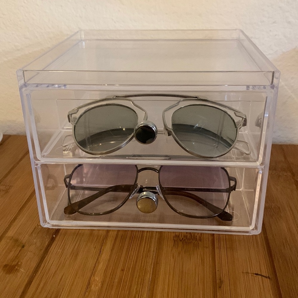 Sunglass storage container